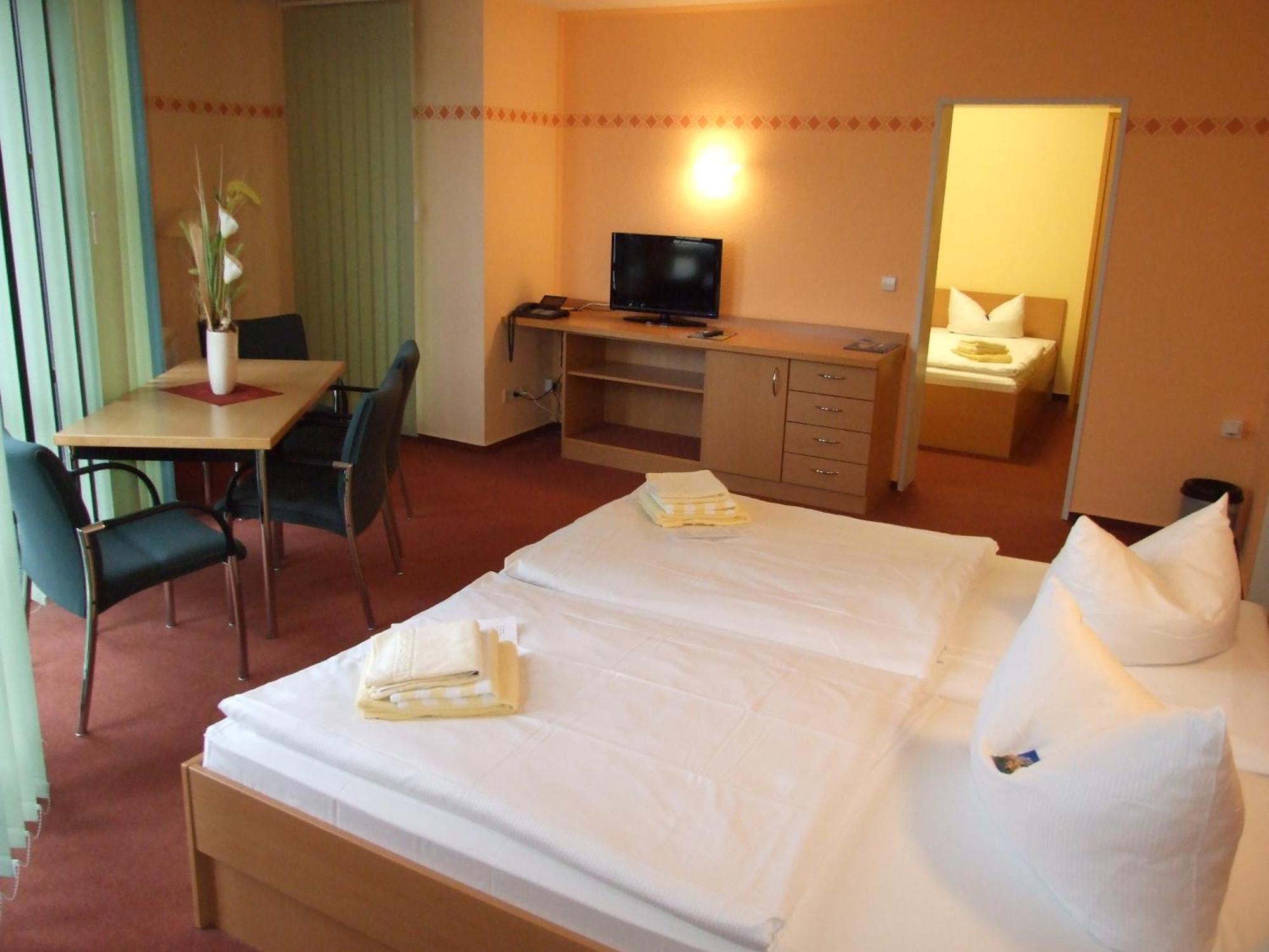 Leag Konferenzcenter Schulungs- Und Tagungshotel Im Spreewald リュベナウ エクステリア 写真