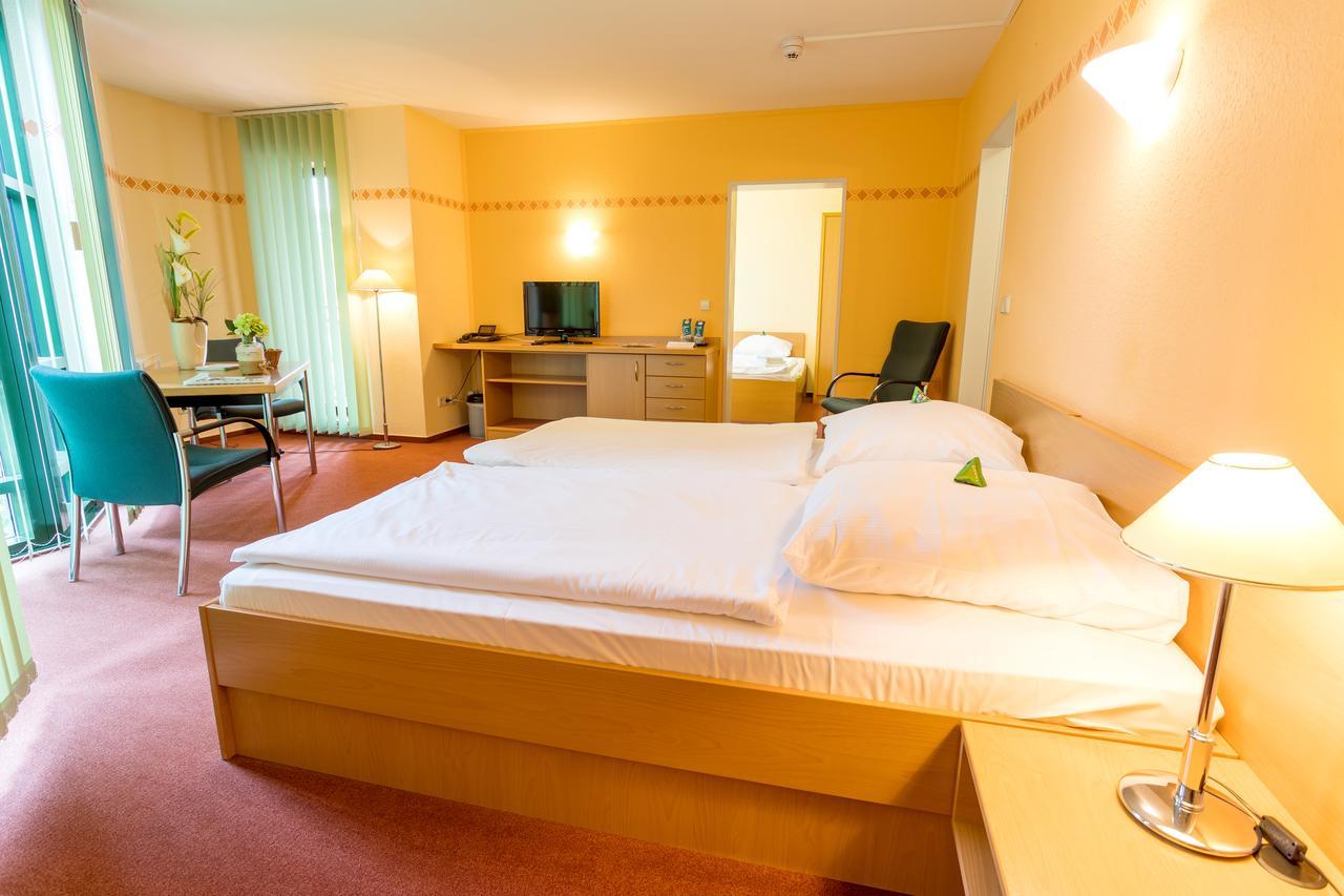 Leag Konferenzcenter Schulungs- Und Tagungshotel Im Spreewald リュベナウ エクステリア 写真