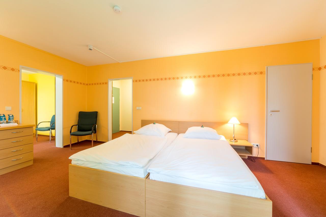 Leag Konferenzcenter Schulungs- Und Tagungshotel Im Spreewald リュベナウ エクステリア 写真